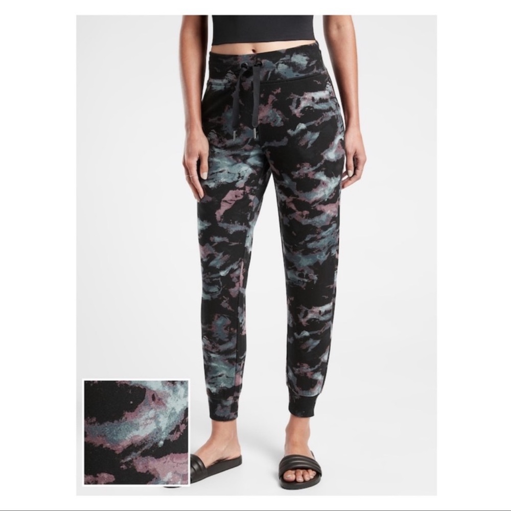 Athleta Balance Printed Jogger size XS NWT